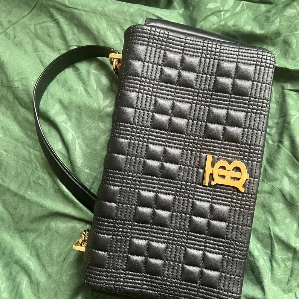 BURBERRY Lola TB Quilted Shoulder Bag US Medium see the measurements